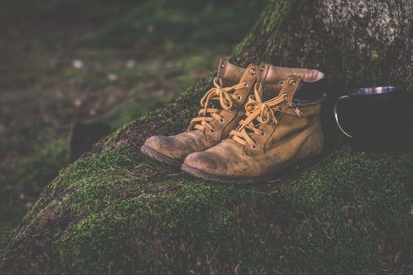 "Men's Stylish Hiking Boots Guide"