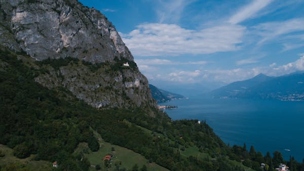 How many feet per mile is considered steep hiking