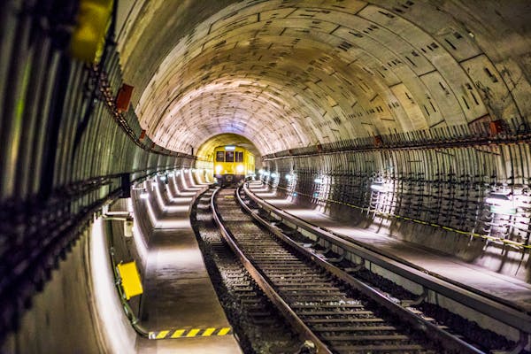 Is hiking the Donner Pass train tunnel safe?